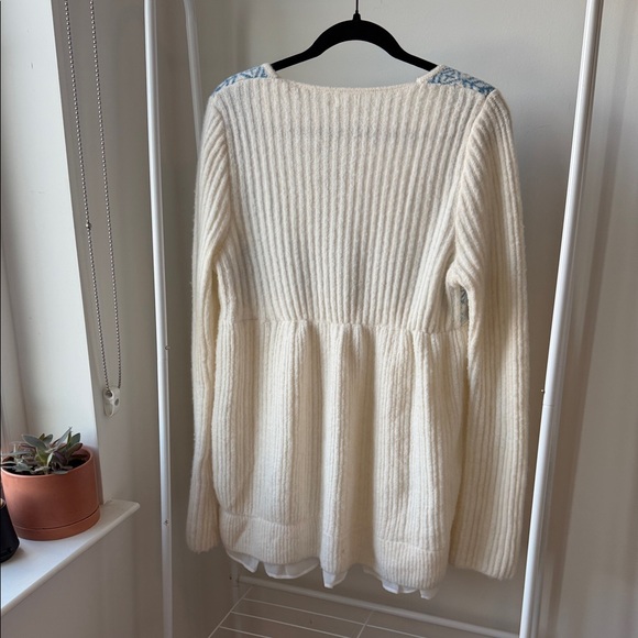 Urban Outfitters Kimchi Blue Ivory and Sky Patterned Babydoll Ruffle Sweater - Picture 5 of 7